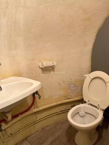 Vente                                                      Local commercial
                        
                     1 pièces                      30 m2                     à Aubagne