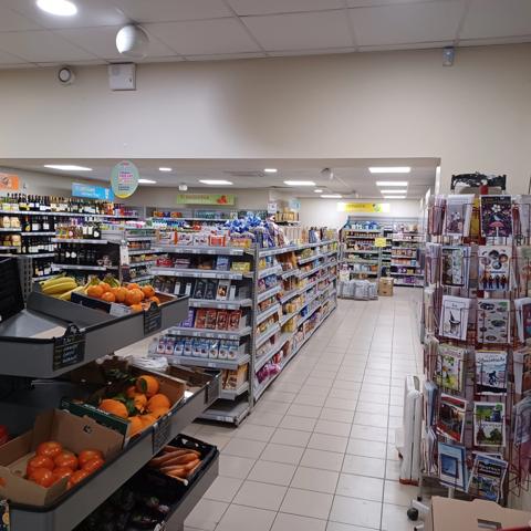 Dpt Lot et Garonne (47), à vendre FRANCESCAS Alimentation et station-service