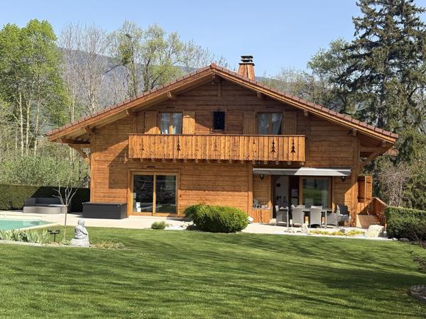 Magnifique maison de 230m2 avec piscine 1 490 000 €