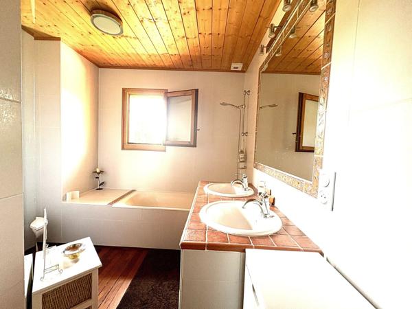 Magnifique maison de 230m2 avec piscine 1 490 000 €
