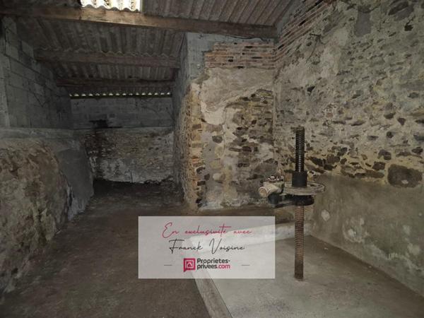 A VENDRE en Exclusivité au Boupère, Maison de bourg de 91 m2 env avec 2 chambres et 1 grenier sur une parcelle de 187 m2