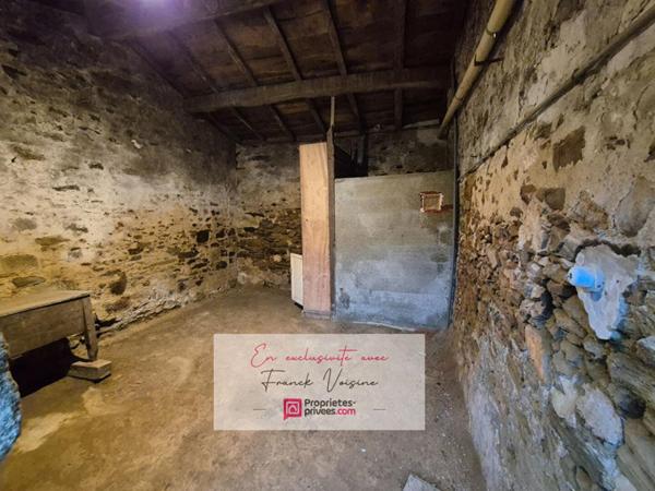 A VENDRE en Exclusivité au Boupère, Maison de bourg de 91 m2 env avec 2 chambres et 1 grenier sur une parcelle de 187 m2