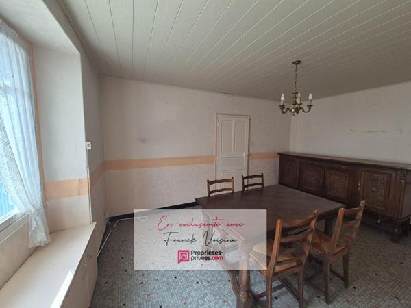 A VENDRE en Exclusivité au Boupère, Maison de bourg de 91 m2 env avec 2 chambres et 1 grenier sur une parcelle de 187 m2