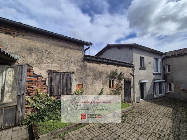 A VENDRE en Exclusivité au Boupère, Maison de bourg de 91 m2 env avec 2 chambres et 1 grenier sur une parcelle de 187 m2