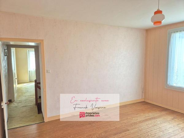 A VENDRE en Exclusivité au Boupère, Maison de bourg de 91 m2 env avec 2 chambres et 1 grenier sur une parcelle de 187 m2