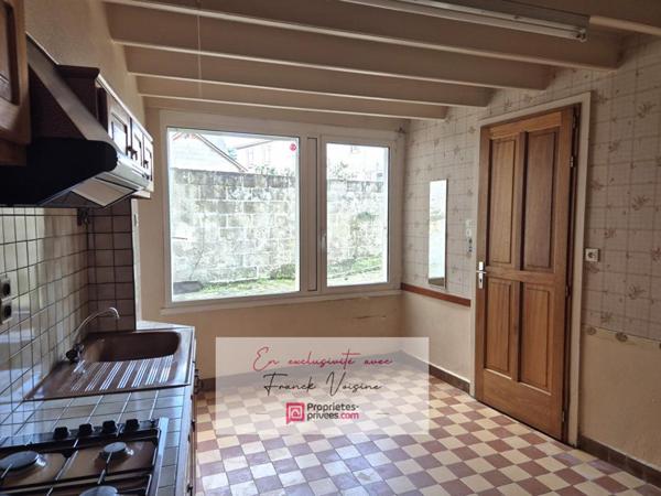 A VENDRE en Exclusivité au Boupère, Maison de bourg de 91 m2 env avec 2 chambres et 1 grenier sur une parcelle de 187 m2