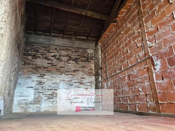 A VENDRE en Exclusivité au Boupère, Maison de bourg de 91 m2 env avec 2 chambres et 1 grenier sur une parcelle de 187 m2