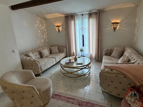 MAISON DE VILLE, GRANDE PIÈCE DE VIE, 4 CHAMBRES ET BEAU JARDIN PAYSAGÉ