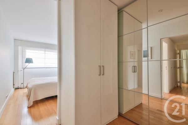 Appartement F4 à vendre  4 pièces - 95,76 m2 PARIS - 75015