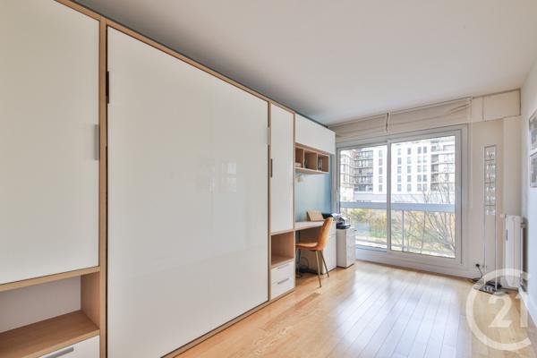 Appartement F4 à vendre  4 pièces - 95,76 m2 PARIS - 75015