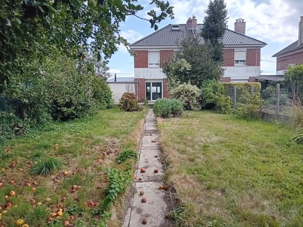 Maison semi individuelle avec jardin et garage