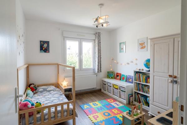 Maison semi individuelle avec jardin et garage