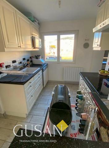 Appartement de 61m² à louer avec balcon à Toulon Toulon (83000)