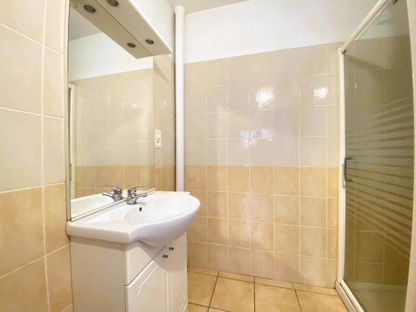 03200 VICHY-APPARTEMENT 2 PIÈCES AVEC CAVE