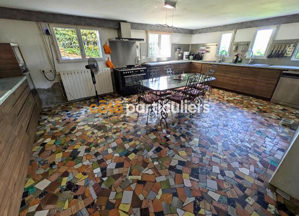 Vente
                Maison250 m² - 7 Pièces -
                    MONTAUBAN (82000)