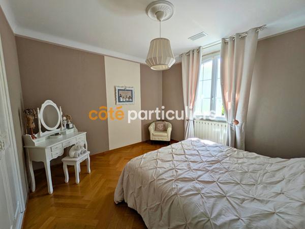 Vente
                Maison250 m² - 7 Pièces -
                    MONTAUBAN (82000)