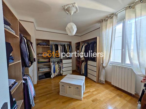 Vente
                Maison250 m² - 7 Pièces -
                    MONTAUBAN (82000)