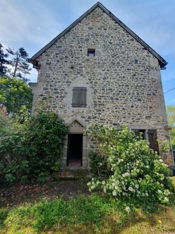 ENSEMBLE IMMOBILIER DE DEUX MAISONS EN PIERRES APPARENTES