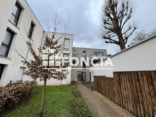 Location Appartement 2 pièces 43.6 m² - 17 RUE ROGER SCHLAICH Deville-les-rouen 76250