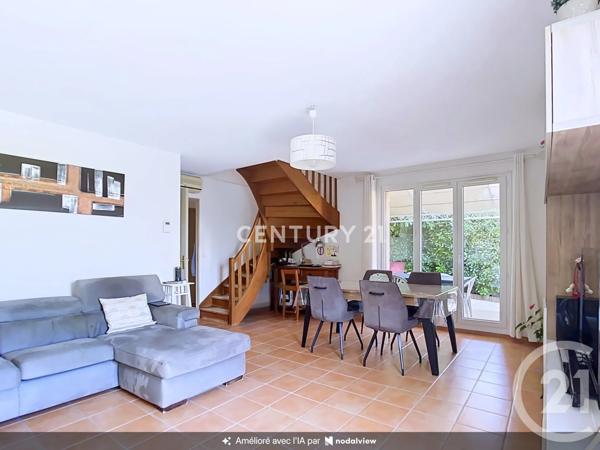 Maison à vendre  4 pièces - 77 m 2   LA PENNE SUR HUVEAUNE  - 13
