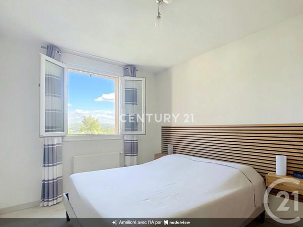 Maison à vendre  4 pièces - 77 m 2   LA PENNE SUR HUVEAUNE  - 13
