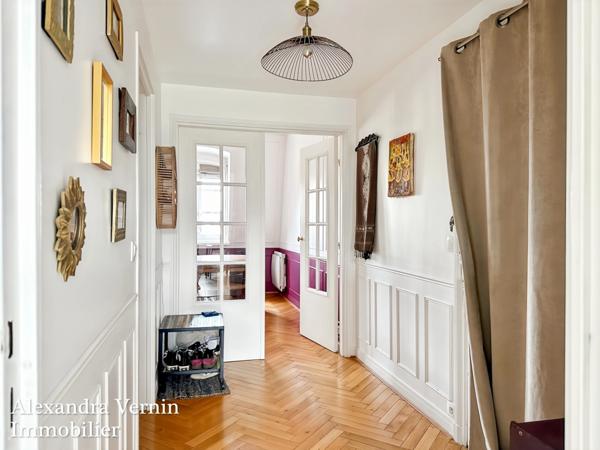 Appartement trois chambres résidence de standing quartier recherché