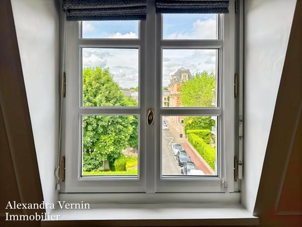 Appartement trois chambres résidence de standing quartier recherché