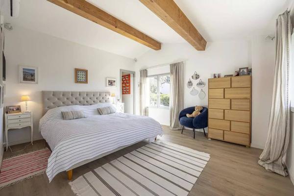 Villa spacieuse de 5 chambres et un appartement à vendre à Opio