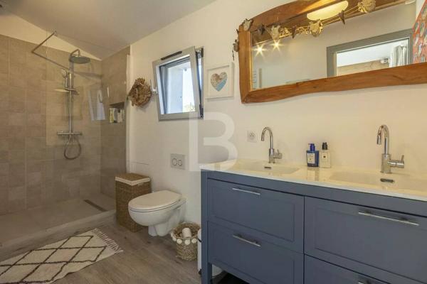 Villa spacieuse de 5 chambres et un appartement à vendre à Opio