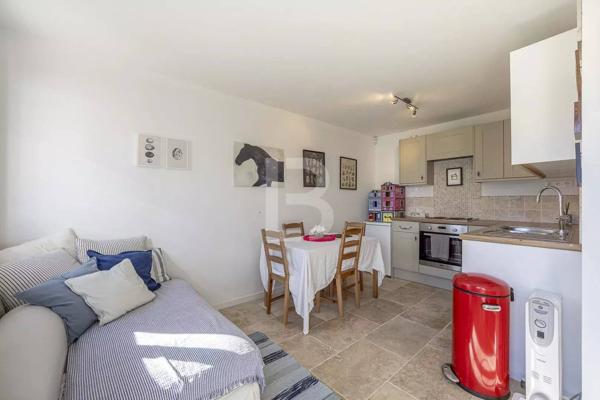 Villa spacieuse de 5 chambres et un appartement à vendre à Opio