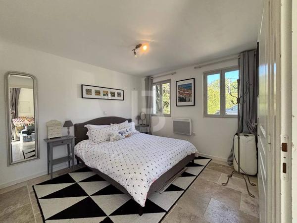 Villa spacieuse de 5 chambres et un appartement à vendre à Opio