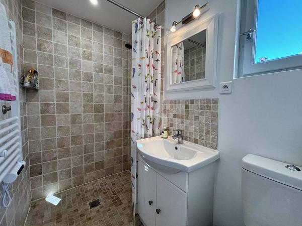 Villa spacieuse de 5 chambres et un appartement à vendre à Opio