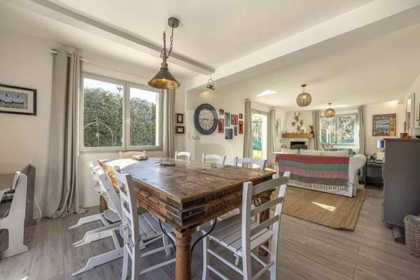 Villa spacieuse de 5 chambres et un appartement à vendre à Opio