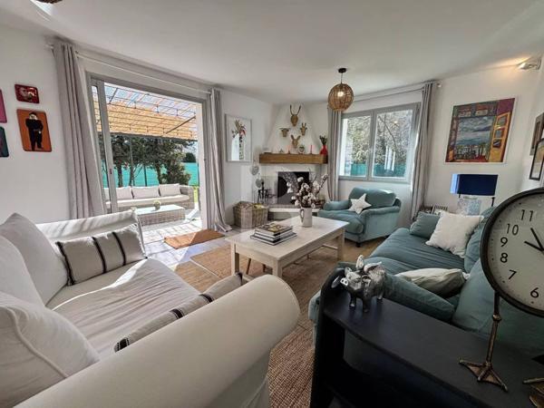 Villa spacieuse de 5 chambres et un appartement à vendre à Opio
