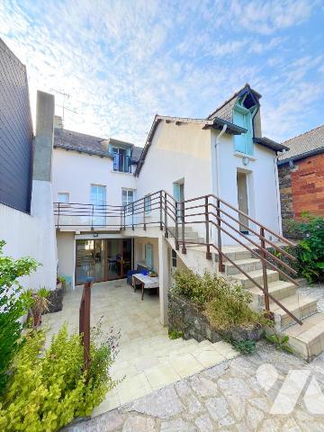 Maison plein centre bourg Montfort sur Meu 