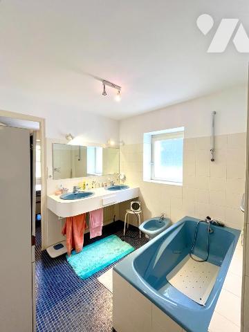 Maison plein centre bourg Montfort sur Meu 