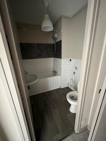 A LOUER Proche des facs, dans le quartier de KERGOAT - JOLI T1 REFAIT A NEUF - 26 m2