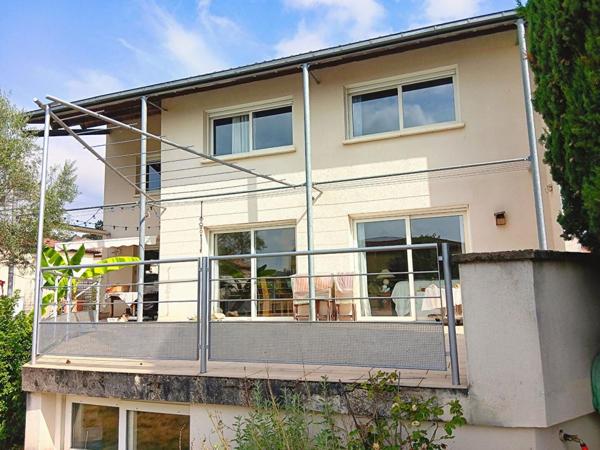 Cahors centre ville à pied, maison 4 chambres avec jardin et piscine