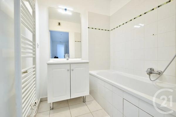 Appartement T3 à vendre  3 pièces - 74,19 m 2   ANTIBES  - 06