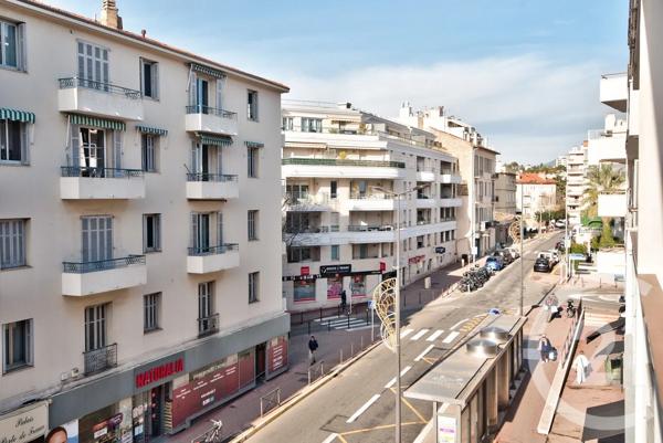 Appartement T3 à vendre  3 pièces - 74,19 m 2   ANTIBES  - 06