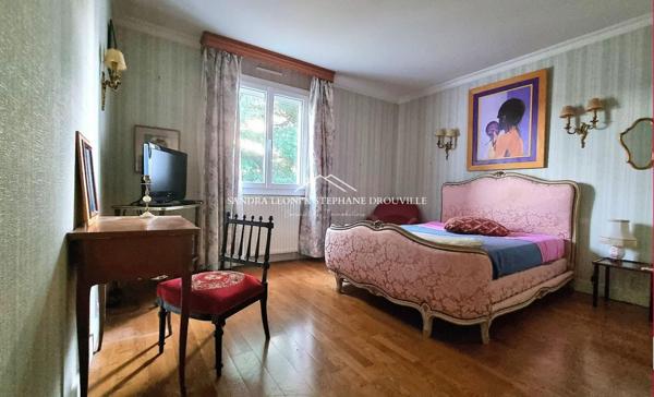 JOUY - CHARMANTE MAISON 157m², 6 Pièces