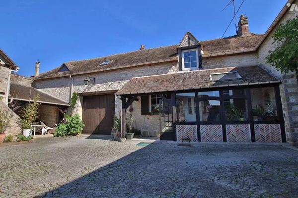 Vente Maison 6 pièces 257 m2 à Saint-Germain-Laval