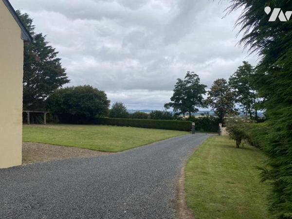 Située dans axe recherché, MAISON EN PIERRES en parfait état avec terrain 2.144 m²