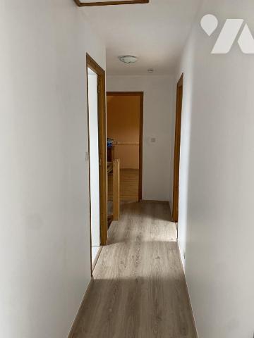 Située dans axe recherché, MAISON EN PIERRES en parfait état avec terrain 2.144 m²