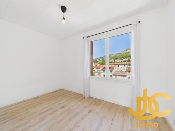 Appartement à TOULON (83000)