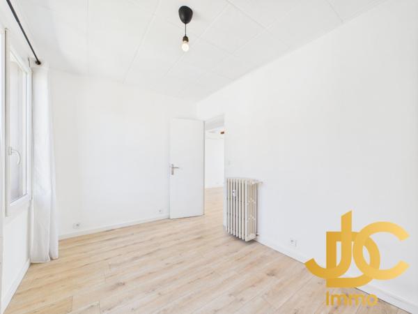 Appartement à TOULON (83000)