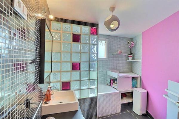 Appartement 3 pièce(s) 72.20 m2 - MONTREDON Vue mer