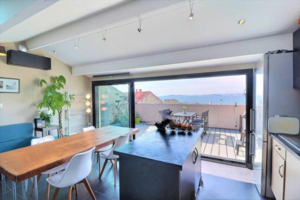 Appartement 3 pièce(s) 72.20 m2 - MONTREDON Vue mer