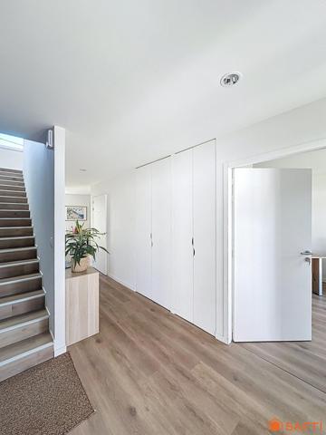 Immeuble de bureaux récent avec stationnements | accessible PMR