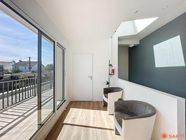 Immeuble de bureaux récent avec stationnements | accessible PMR